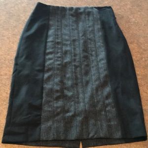 The Limited pencil skirt women’s sz 0 black/Gray